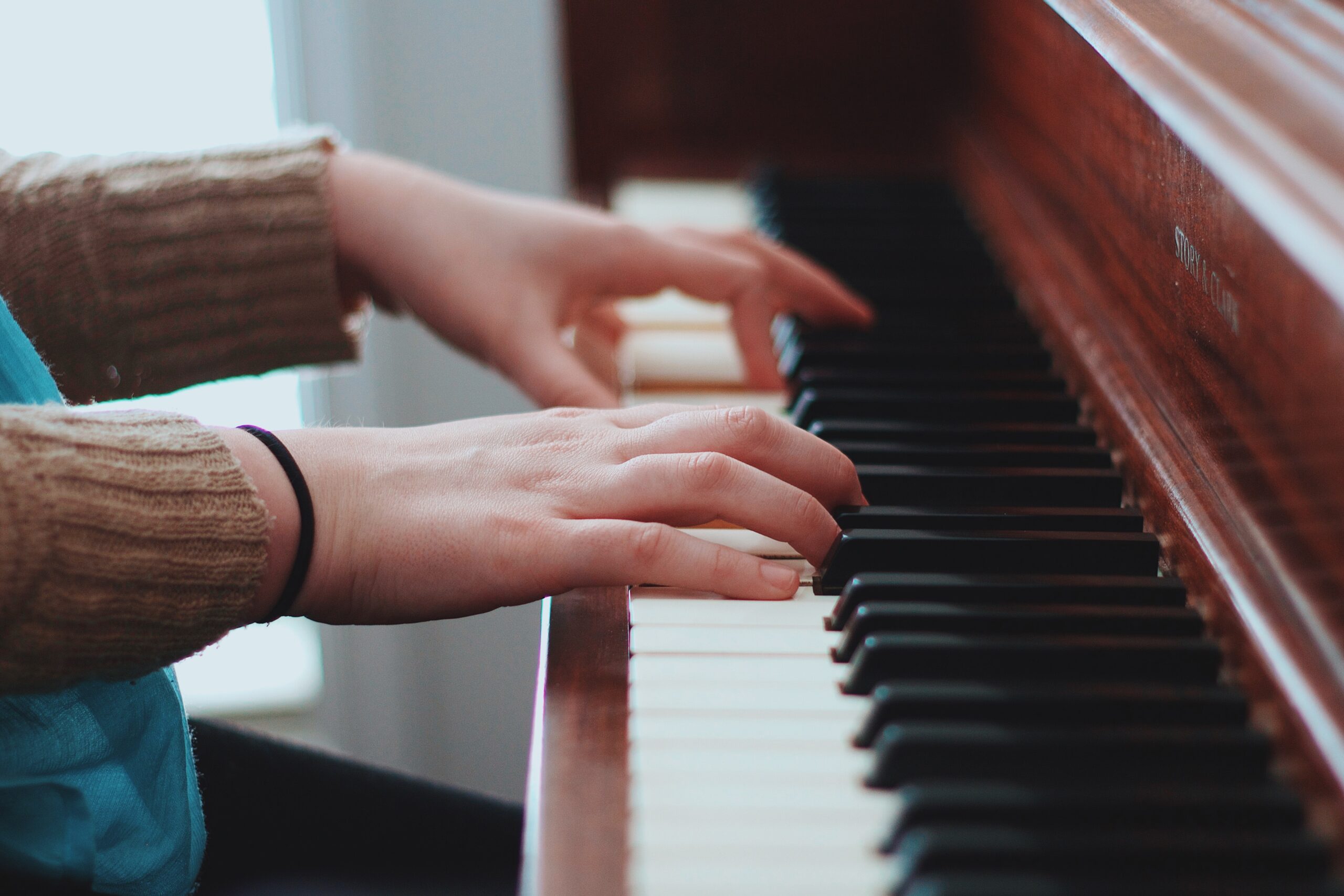 play piano