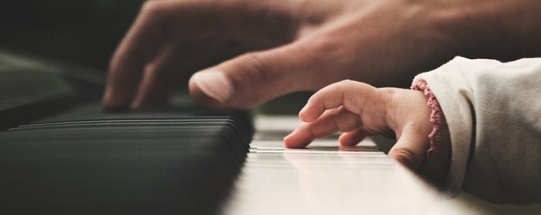 How to teach yourself to play piano