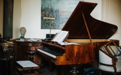 Who buys antique pianos?