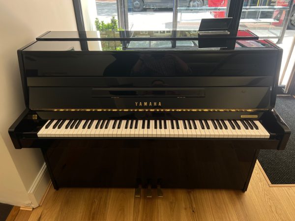 Yamaha C108