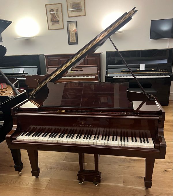 Steinway Model S