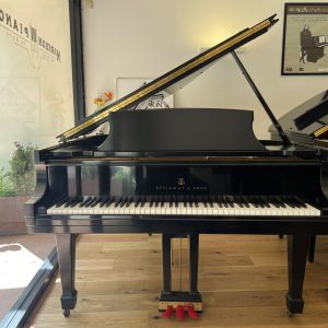 Steinway O