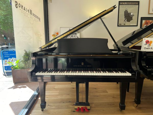 Steinway O
